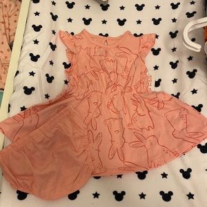 Girl Carters 2-piece outfit size 6 months